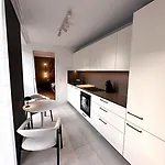 Miacasa I Zentral I Parkplatz I Waschtrockner I Schreibtisch