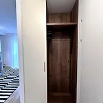 Miacasa I Zentral I Parkplatz I Waschtrockner I Schreibtisch