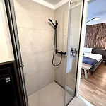 Miacasa I Zentral I Parkplatz I Waschtrockner I Schreibtisch * Linz