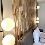 Miacasa I Zentral I Parkplatz I Waschtrockner I Schreibtisch *