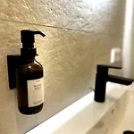 Miacasa I Zentral I Parkplatz I Waschtrockner I Schreibtisch