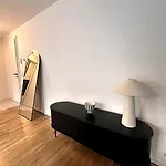 Miacasa I Zentral I Parkplatz I Waschtrockner I Schreibtisch